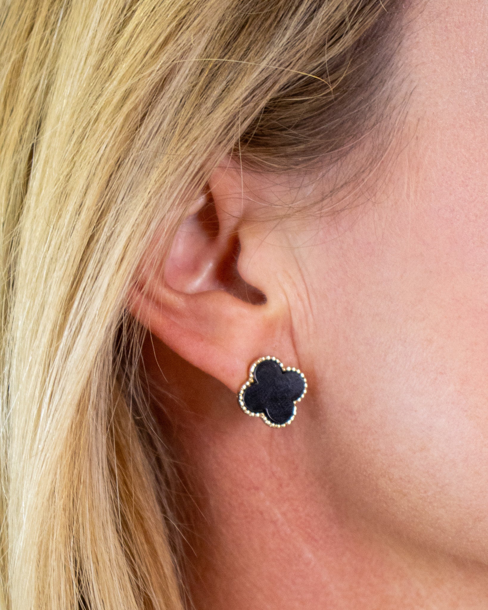 Quatrefoil Earring | Black